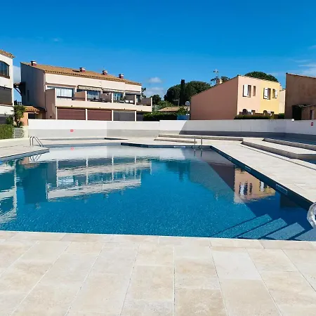 Semesterbostad Pavillon 4-6 Couchages *